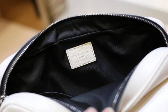 WIS Messenger Louis Vuitton 0715